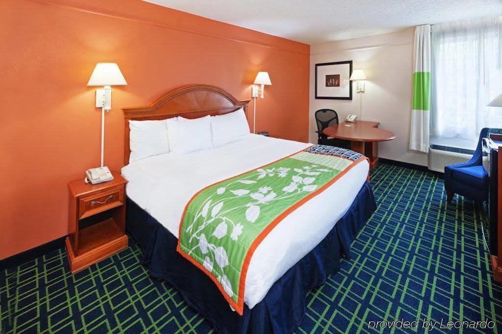 La Quinta Inn & Suites Tulsa Exteriér fotografie