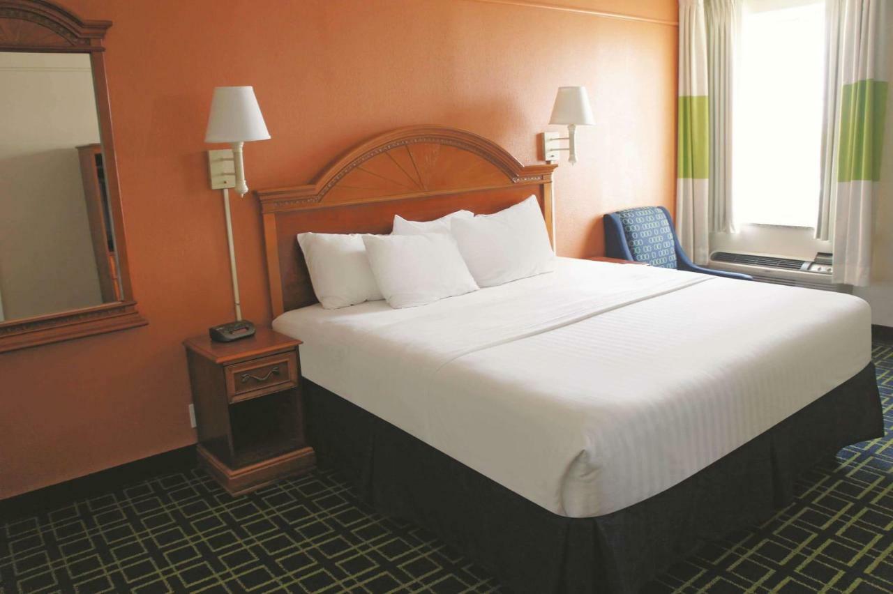 La Quinta Inn & Suites Tulsa Exteriér fotografie