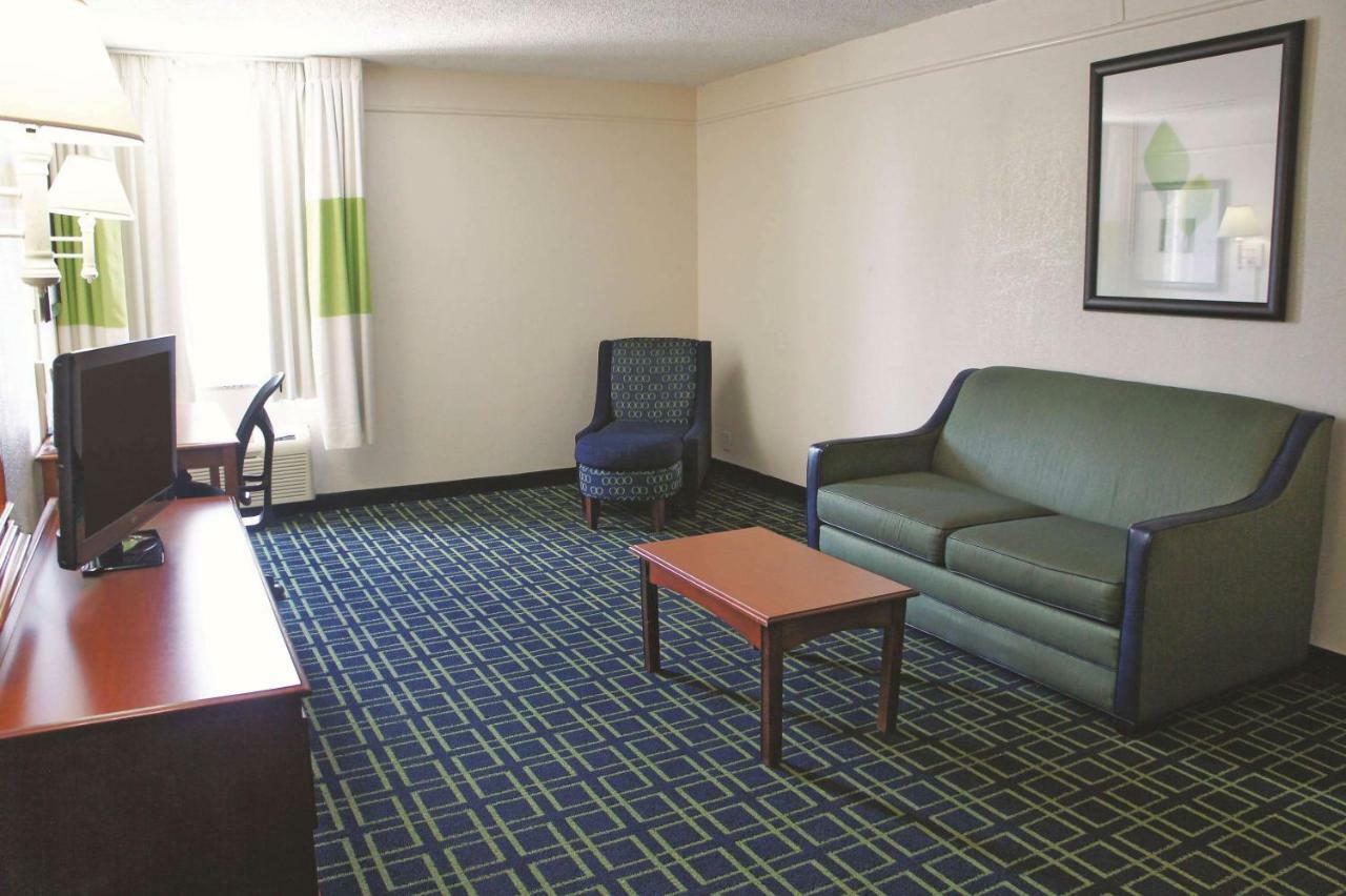 La Quinta Inn & Suites Tulsa Exteriér fotografie